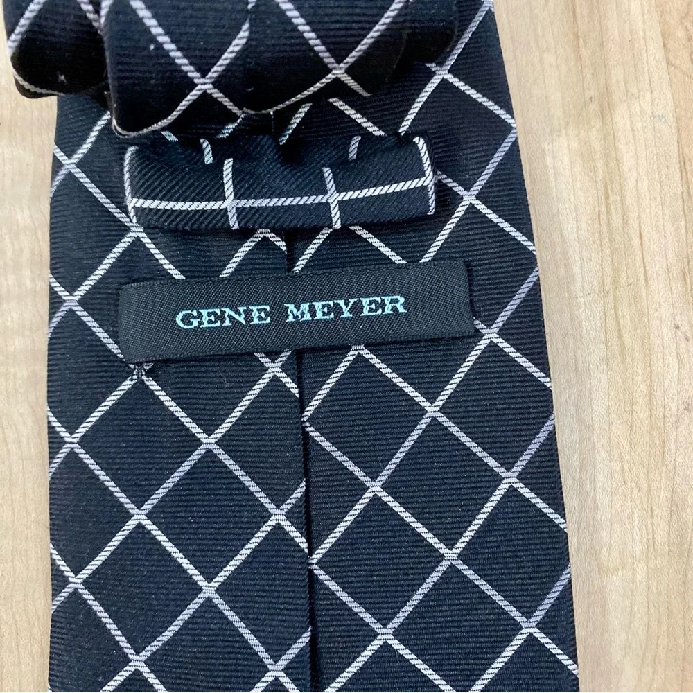 Gene Meyer Black‎ and White Geometric Striped Pattern Silk Tie